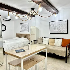 Appartement Le 7b, Loft A 2 Mn Du Port Et 10 Mn Des Plages, La Ciotat